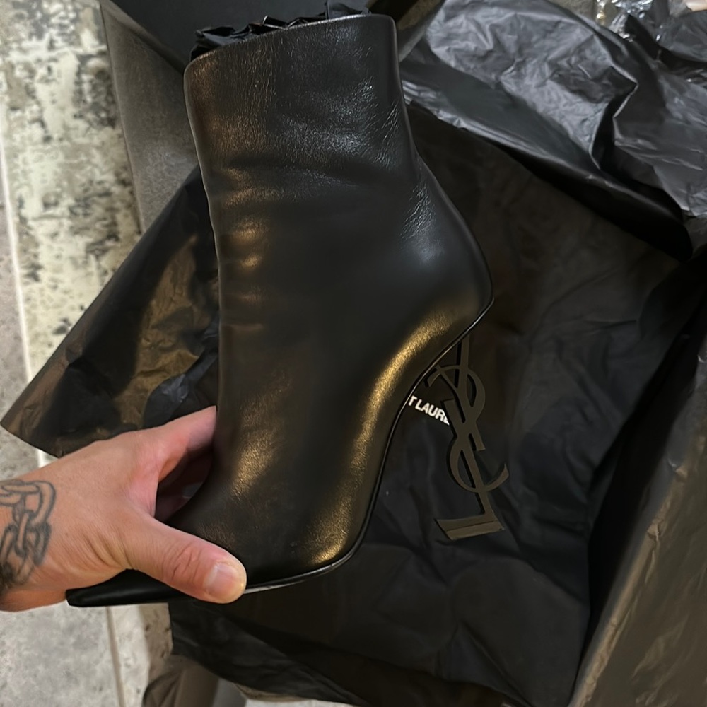 YSL Napa Galvan Nero Heels